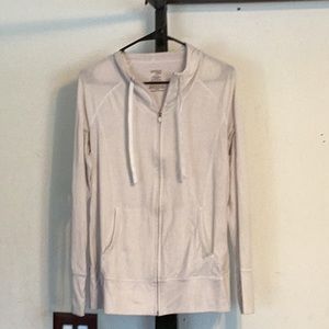 Women’s white sweatshirt